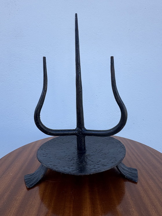 Image 1 of Antiker Kerzenständer aus Schmiedeeisen im brutalistischen Stil