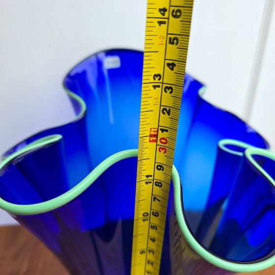 Image 1 of Vintage Schott Zwiesel Servet Vaas Blauw met Turqoise afwerking. Glas
