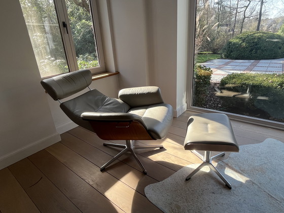 Image 1 of Comfort Time-out Relaxsessel mit Fußhocker, Leder mit Walnuss