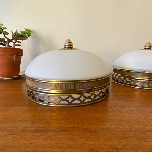 Paire d'appliques plafonniers anciens demi sphérique en verre blanc et laiton doré 1950 1960