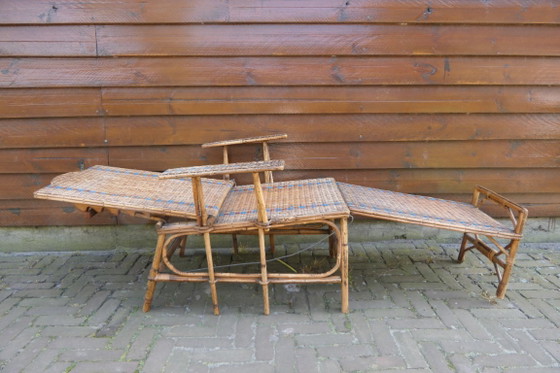 Image 1 of prachtige antieke Franse lounge ligstoel, gemaakt van rotan en bamboe