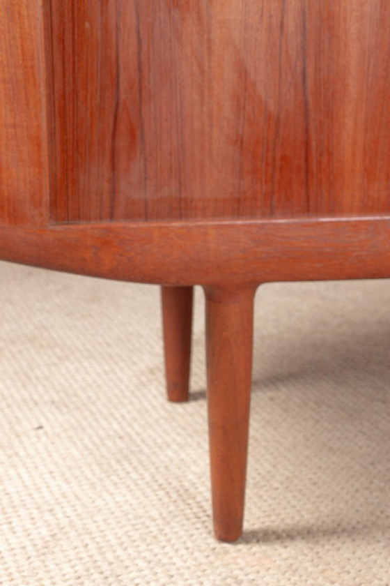 Image 1 of Deens teakhouten dressoir model 42 van Harry Østergaard voor Randers Mobelfabrik 1960.