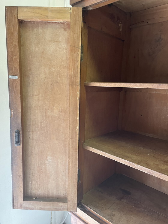 Image 1 of Smal antiek kabinet