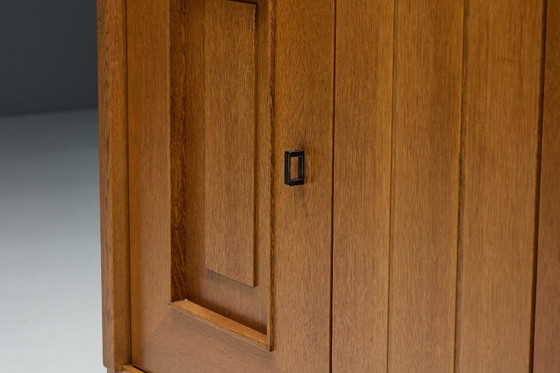 Image 1 of Armadio brutalista in quercia, Belgio, anni '60