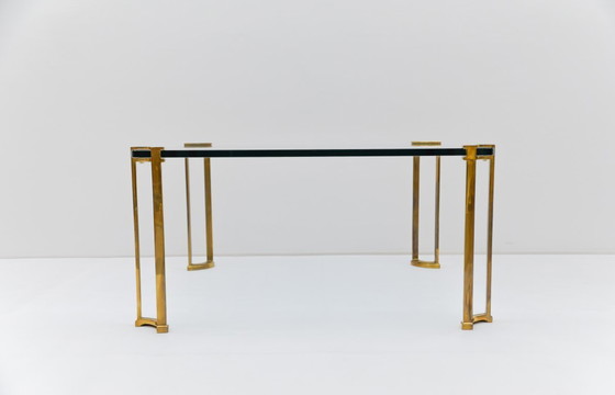 Image 1 of Tavolino da caffè vintage in ottone e vetro attribuito a Peter Ghyczy, anni '70