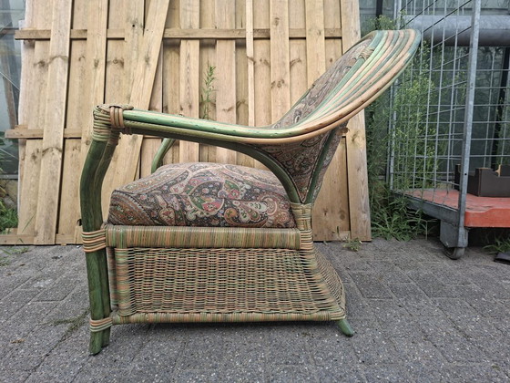Vintage Rotan Fauteuil Is Een Karakteristiek Meubelstuk Met Een Uitgesproken Bohemian En Maximalistische (photo 7 of 11)