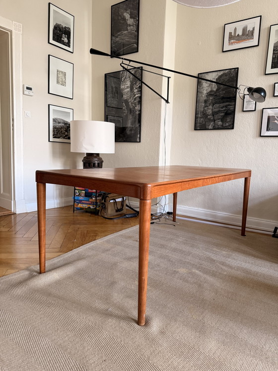 Extendable Teak Dining table by H.W. Klein for Bramin – Wood (photo 2 of 11)