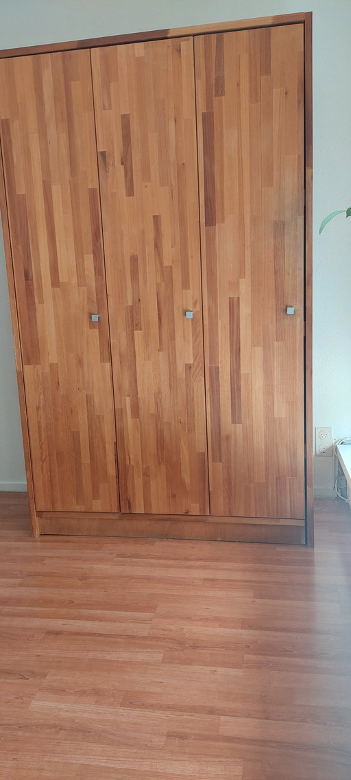100% custom-made workspace