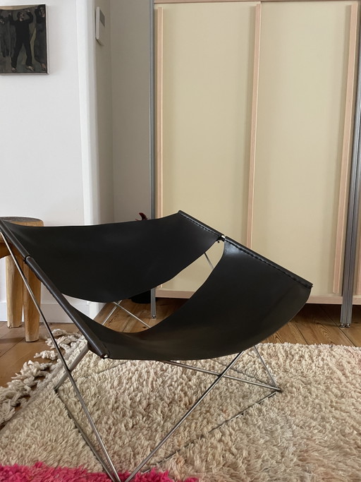 Pierre Paulin - Butterfly F675 – stoelen fauteuils, Leather, Metal