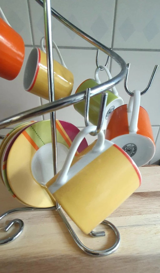 Vintage bunte 6-Personen Tasse und Untertasse in Chrom hängenden Rack
