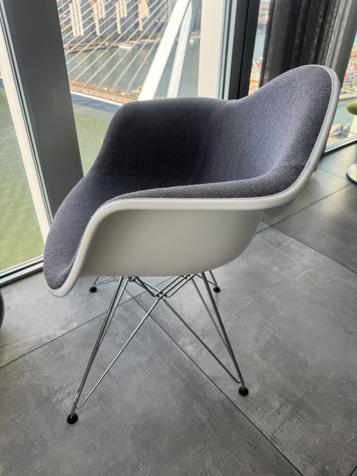 Vitra Eames Chair, Upholstered – eetkamerstoelen, Other, Metal