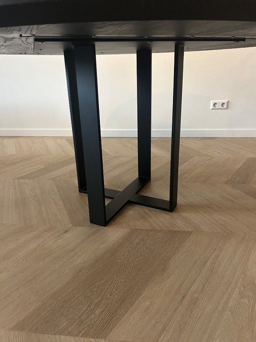 Zwarte massief eikenhouten tafel van LIJN M - 150 cm