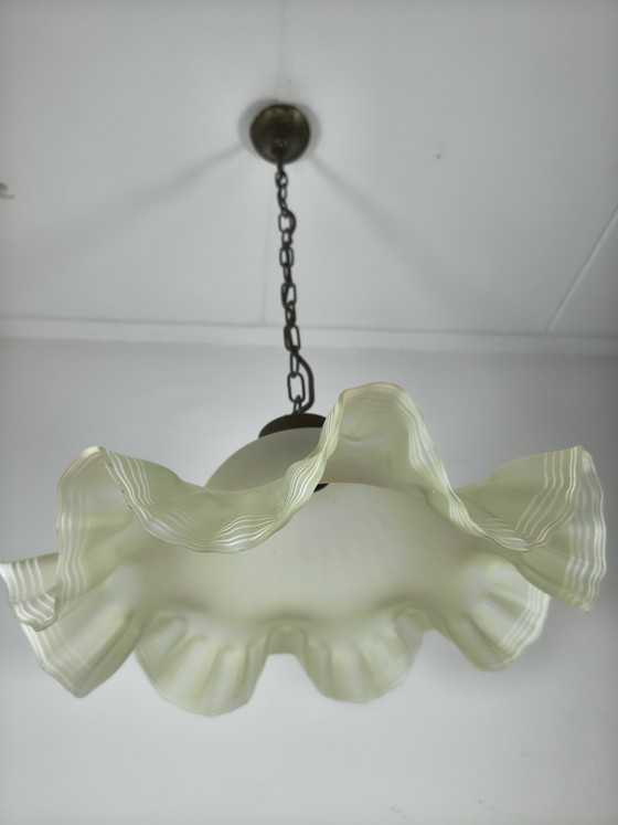 Image 1 of Lampada a sospensione francese vintage in vetro opalino satinato – stile Art Déco – Ø 42 cm