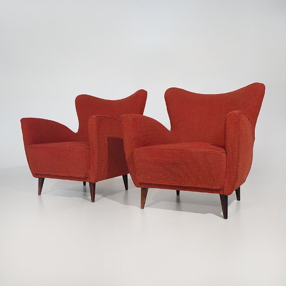 Coppia di poltrone rosse con piedini a cono, anni '50 – Textile, Wood (photo 3 of 14)