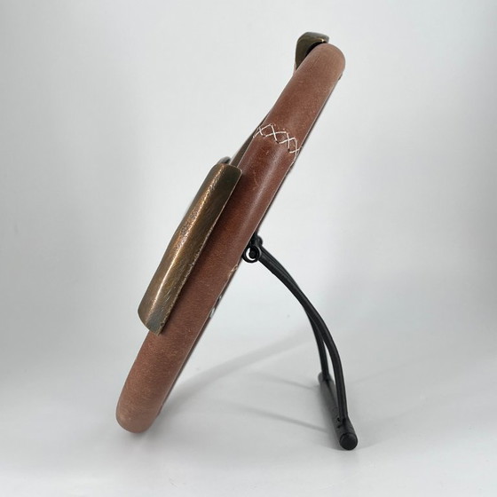 Image 1 of Sculptural steering wheel table clock made of patinated metal – Vintage Automobilia