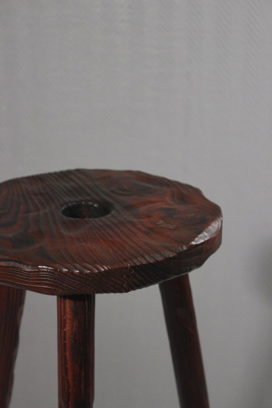 Image 1 of Modernistischer Dreibeinhocker, gebeiztes Kiefernholz, volkstümliches Design, 1950er Jahre