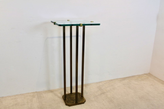 Table piédestal minimaliste en laiton et verre de Peter Ghyczy, Tables de salle à manger (photo 9 sur 12)