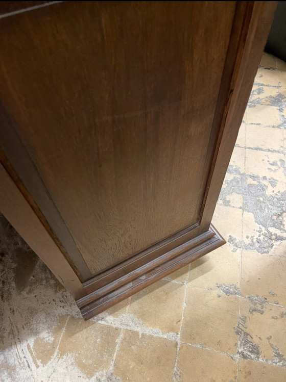 Antiker geschnitzter Holz-Kleiderschrank – Kleiderschränke, Wood (photo 5 of 6)