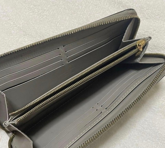 Image 1 of Cartera Louis Vuitton
