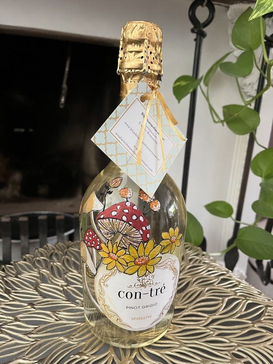 Image 1 of Handbeschilderde flessen wijn