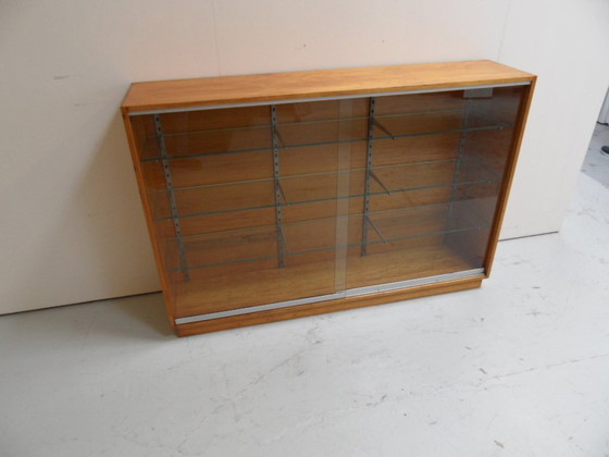 Image 1 of Vintage winkelkast  vitrinekast