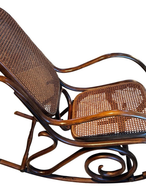 Image 1 of Sedia a dondolo in legno vintage | stile Thonet