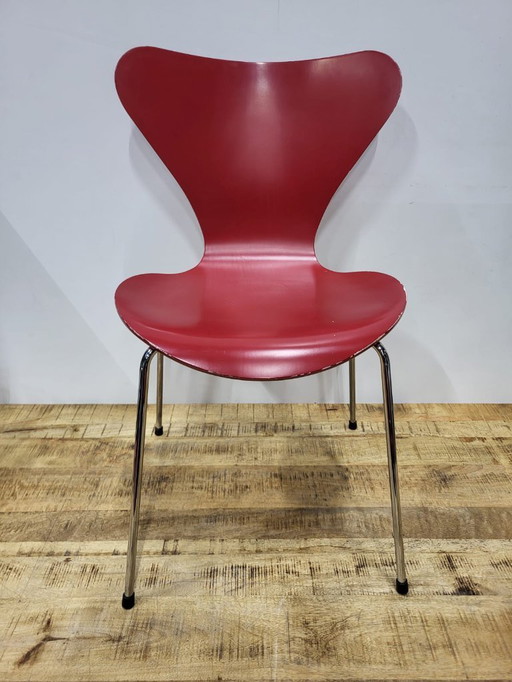 1x sedia a farfalla Fritz Hansen, rossa, 2007