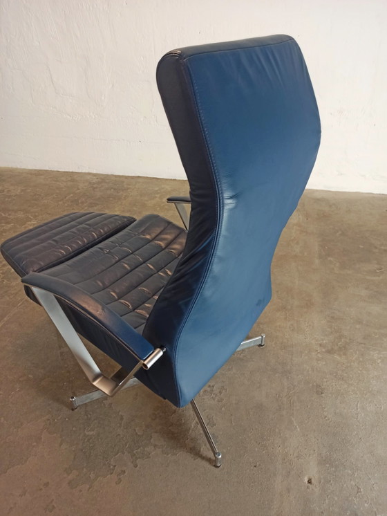Fauteuil inclinable pivotant en cuir vintage – Leather, Metal (photo 15 of 15)