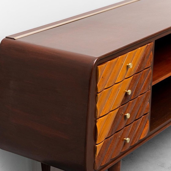 Image 1 of CREDENZA VINTAGE IN LEGNO CON DETTAGLI IN OTTONE DEGLI ANNI '60, ANTIQUARIATO MODERNO