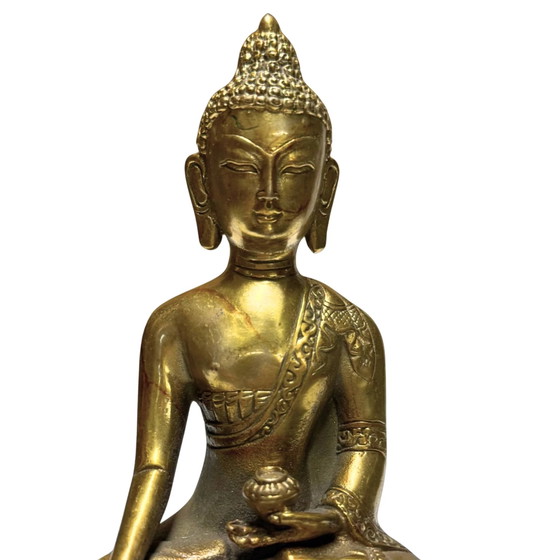 Estatua de Buda de Bronce Dorado – Bhumisparsha Mudra – Símbolo de Enraizamiento, Fuerza e Iluminación (photo 9 of 10)
