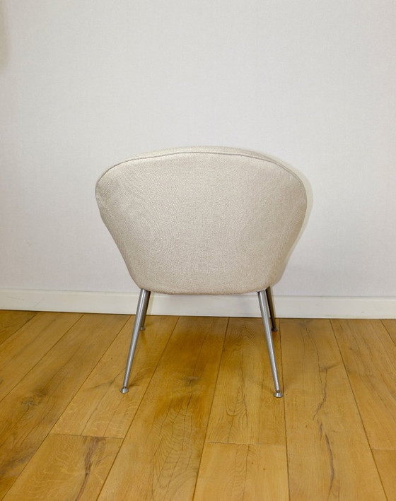 Image 1 of Beige ivory shell armchair from the 70s on grey metal legs - beautiful