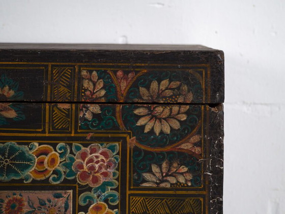 Antieke Chinese beschilderde kist van grenenhout – China, circa 1900 – Opbergkast, Iron (photo 33 of 40)