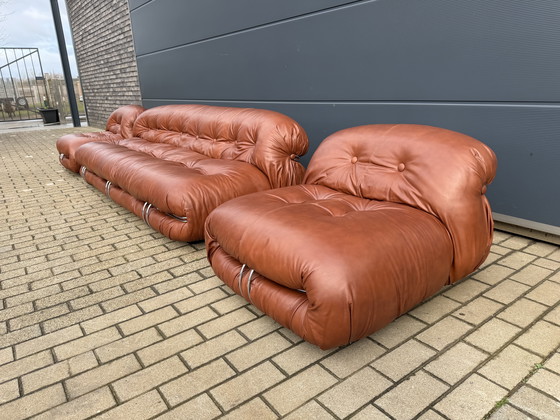 Image 1 of Cassina Soriana original de los años 70 de 4 plazas + 2x1 plazas Tobia & Afra Scarpa en cuero coñac