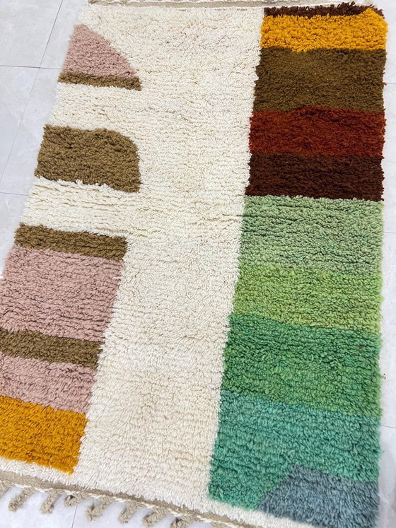Image 1 of Alfombra bereber marroquí tradicional pequeña de pura lana, 100x200 cm.