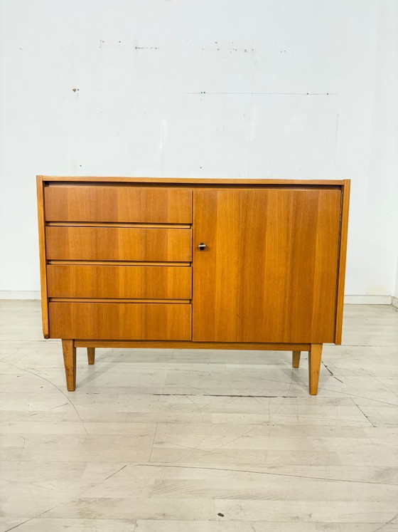 Image 1 of Commode uit het midden van de vorige eeuw / commode uit de jaren 60 / vintage dressoir