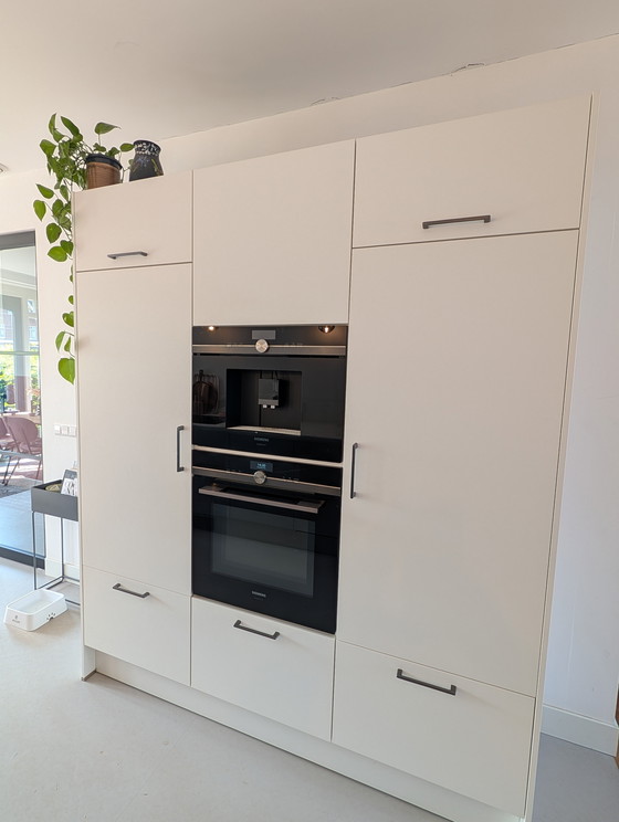 Image 1 of Contur Designküche | Siemens studioLine | Novy One Pro | Keramik