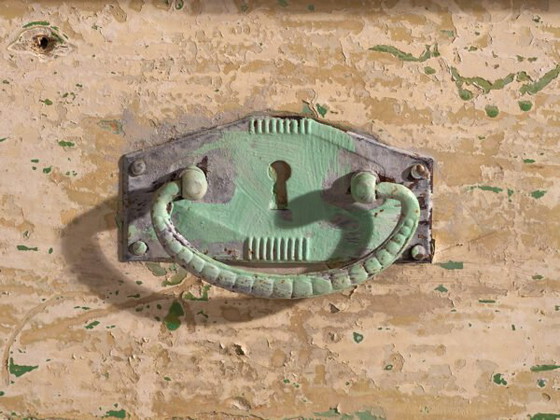 Antique green bedroom dresser (c.1920) #8 – Chest of drawers (photo 32 of 40)