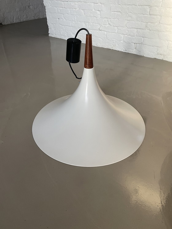 Image 1 of Lampada a sospensione vintage a forma di tromba degli anni '60