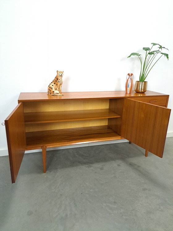 Image 1 of Buffet à hauts pieds et tiroirs