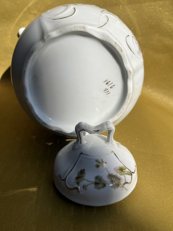 Image 1 of Théière vintage à motif floral 1616