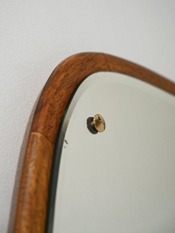 Image 1 of Scandinavische ovale spiegel uit de jaren 60, gemaakt van eikenhout.