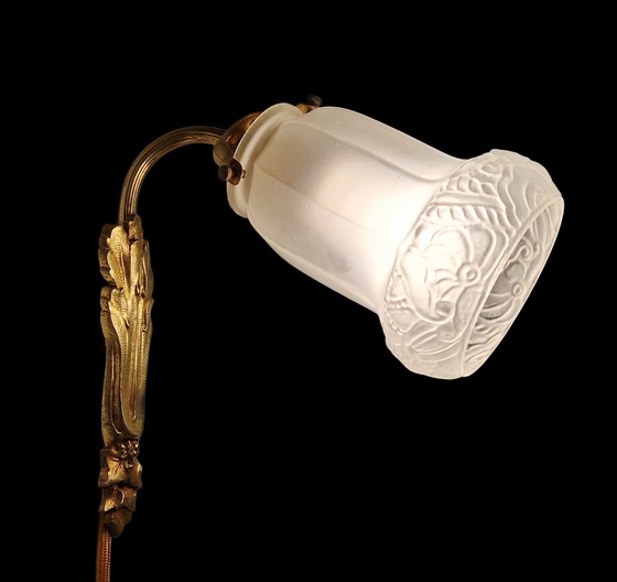 Image 1 of Coppia di appliques in bronzo dorato e vetro smerigliato sagomato - periodo Art Nouveau