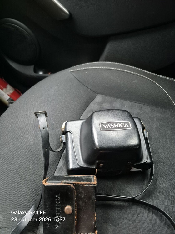 Yashica Fotokamera, Fotografie, Leder, Metall, Schwarz (Foto 6 von 6)
