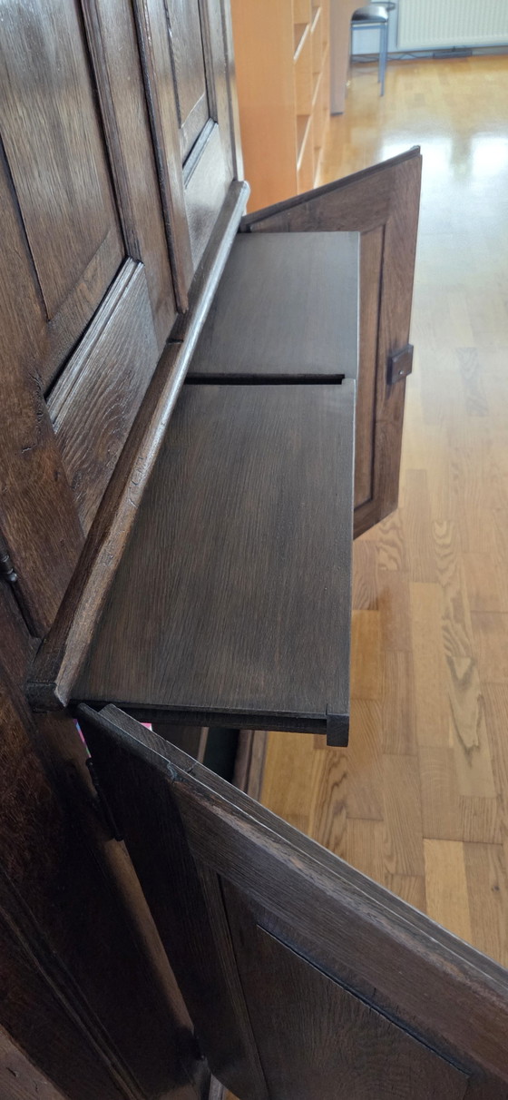 Image 1 of Mobiletto in legno scuro (vetro) realizzato in legno antico