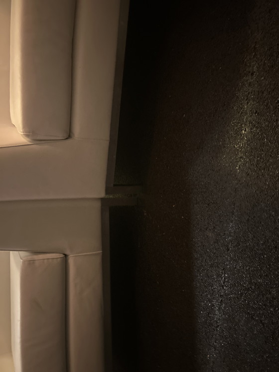 Image 1 of Sillón LUXY de piel blanca