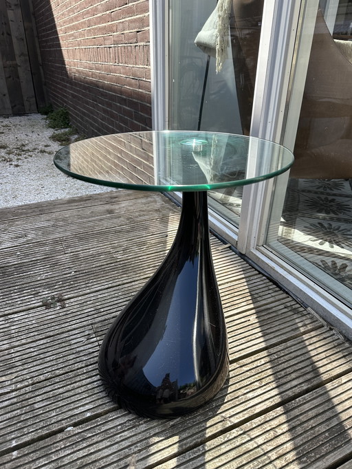 Table design en forme de goutte