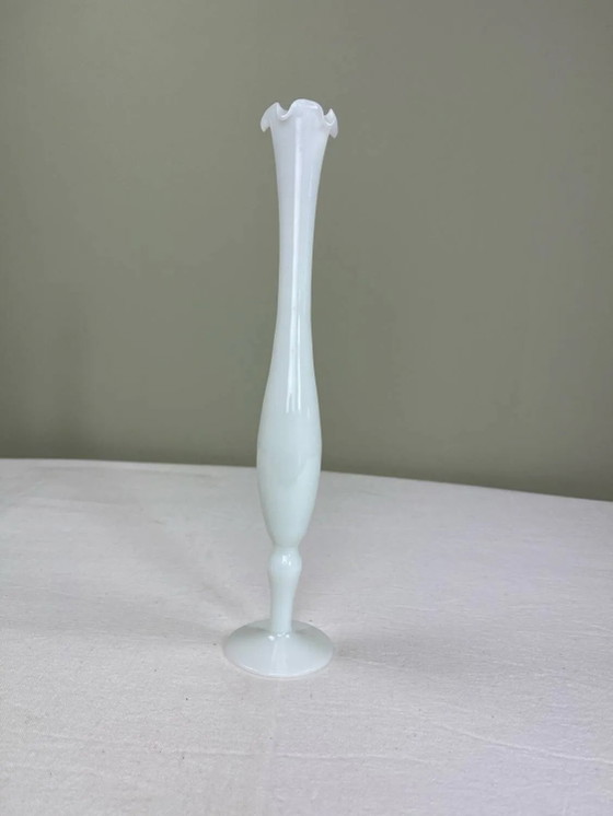 Antique opaline soliflore – Vases (photo 4 of 6)