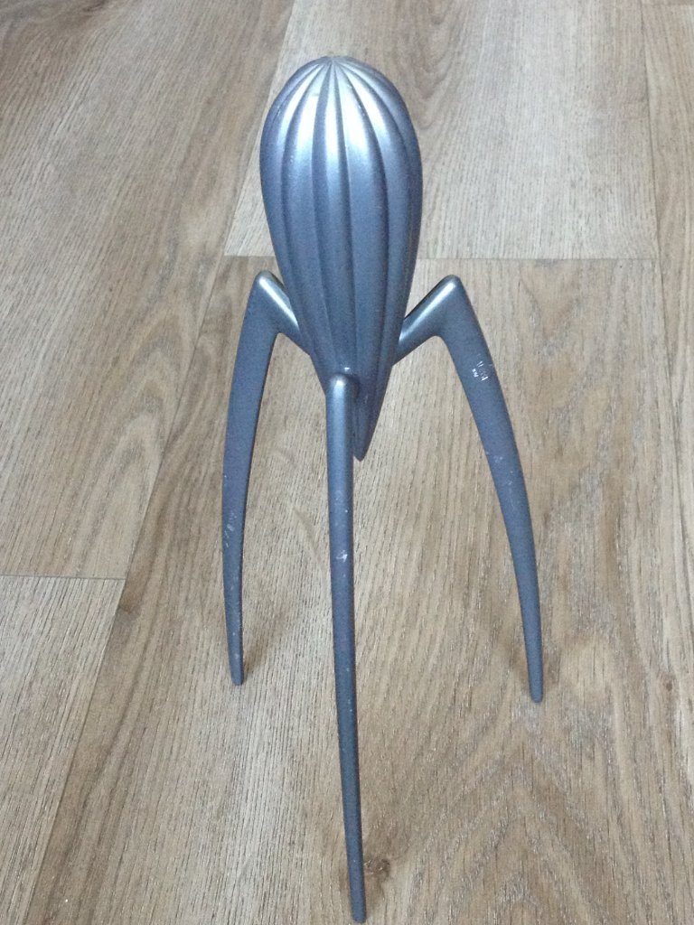 Juicy Salif Starck Alessi citrus juicer | Kitchen accessories