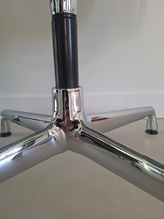 Image 1 of 6x Vitra Eames 108 netweave