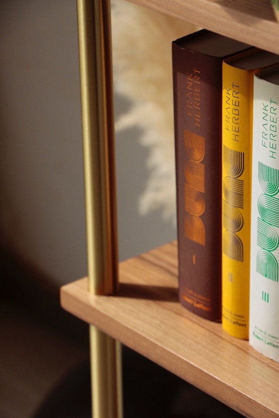 Image 1 of Divisorio per ambienti illuminato - Noce e ottone